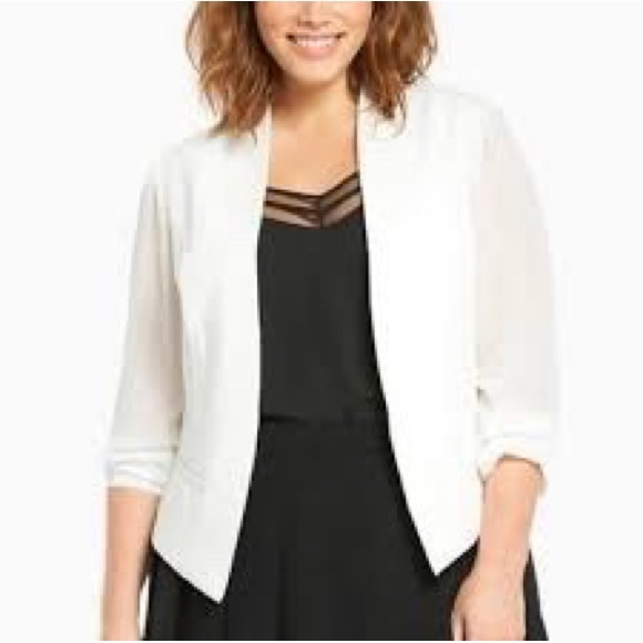 Torrid NWT! Ivory Georgt Cloud Dancer Cardigan Crepe Sleeve Blazer Size 2 - Picture 1 of 14